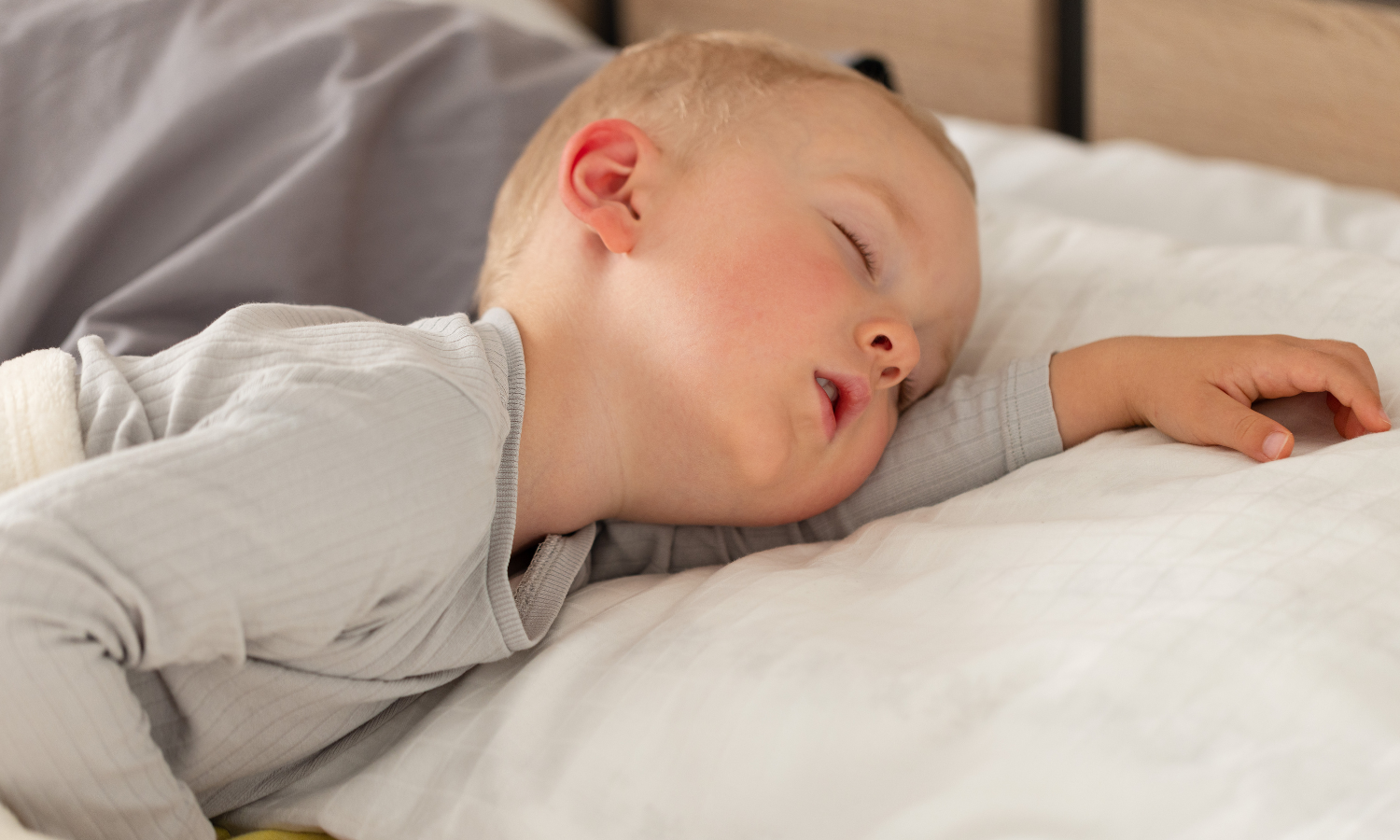 Cycle de sommeil de bébé : durée, phases et évolution par âge