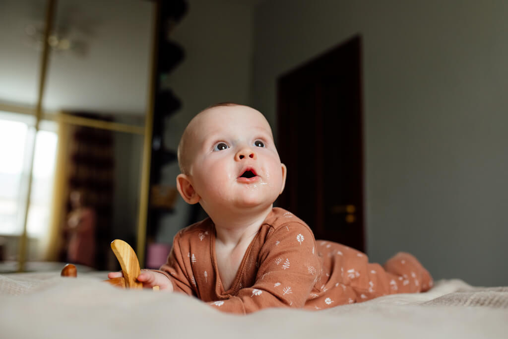 Bébé à le ventre gonflé : conseils et solutions naturelles