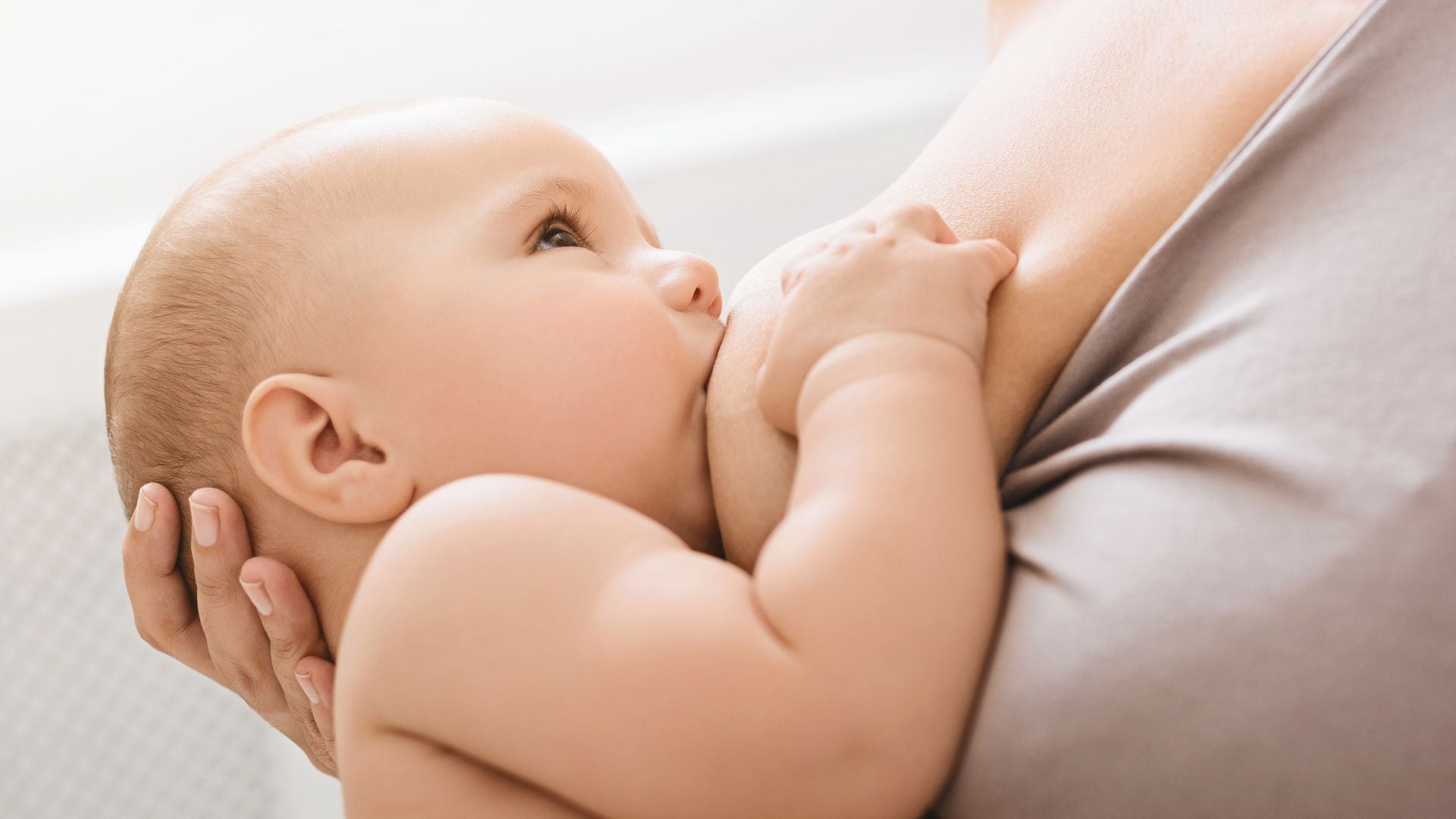 Engorgement mammaire : causes, symptômes et solutions pratiques