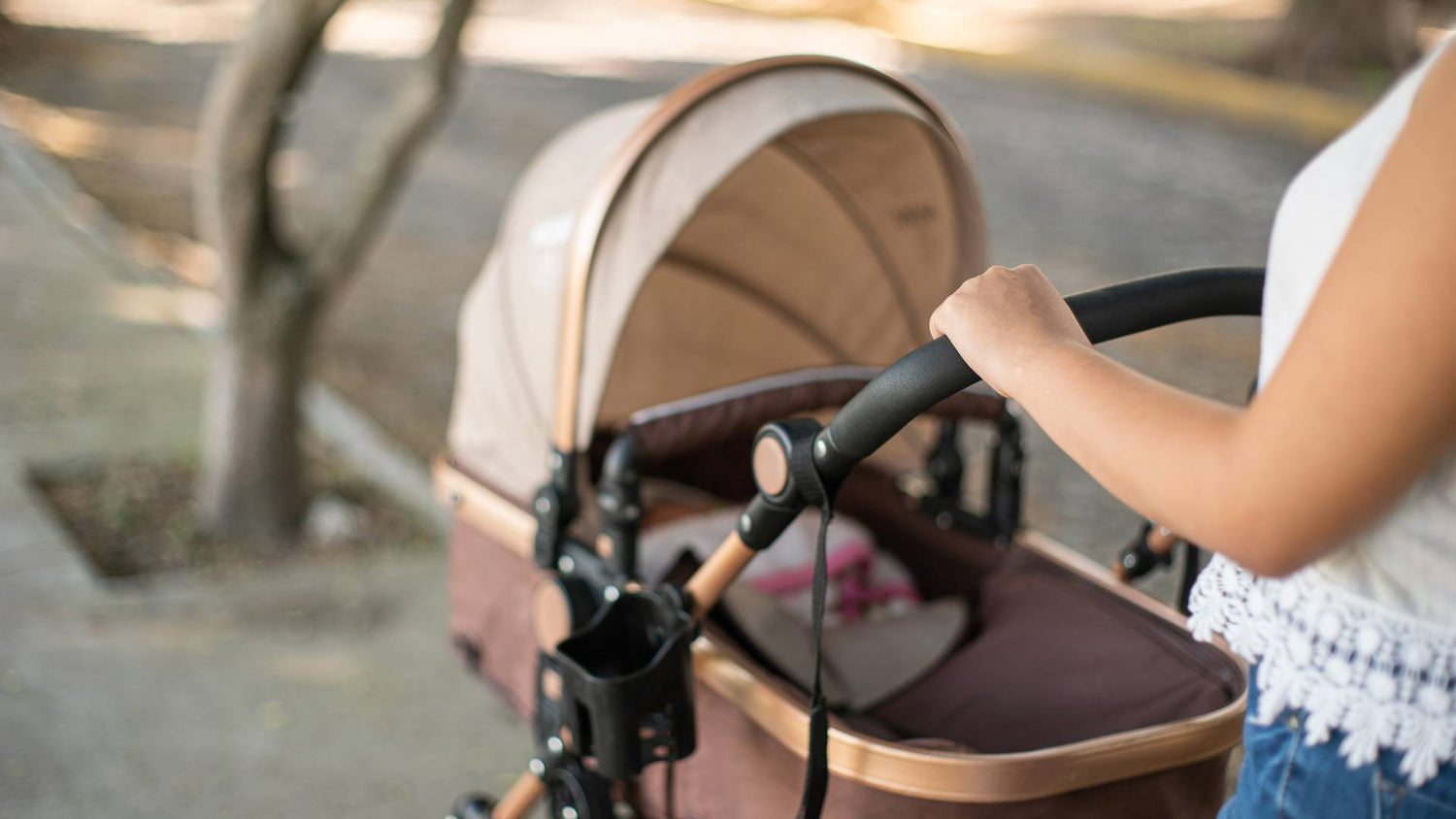 Comparatif : Les Meilleures Poussettes Simple Utilisation pour Grands-Parents